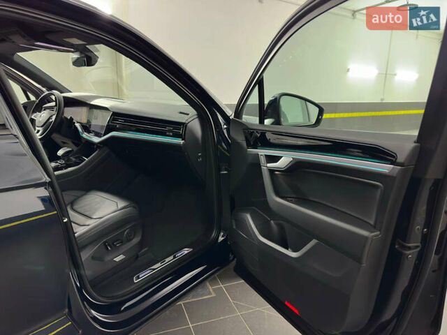 Синій Фольксваген Туарег, об'ємом двигуна 3 л та пробігом 117 тис. км за 52999 $, фото 51 на Automoto.ua