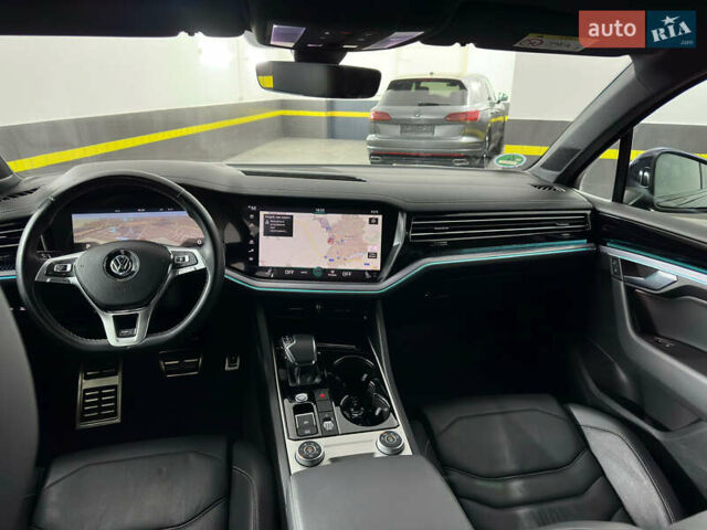 Синій Фольксваген Туарег, об'ємом двигуна 3 л та пробігом 117 тис. км за 52999 $, фото 70 на Automoto.ua