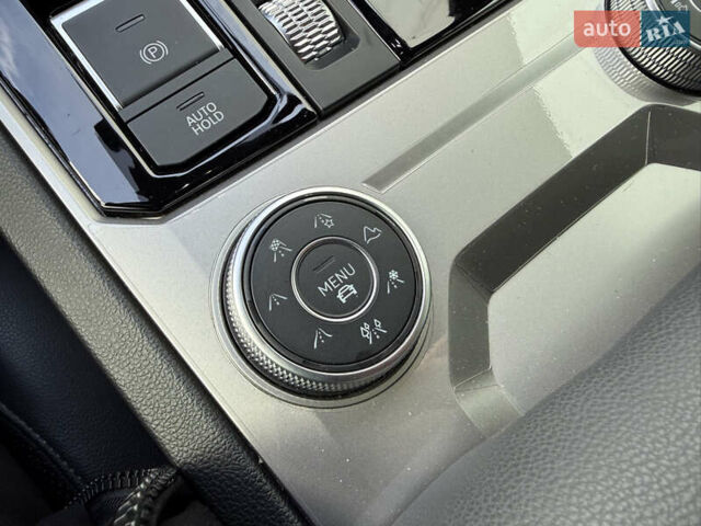 Синий Фольксваген Туарег, объемом двигателя 3 л и пробегом 88 тыс. км за 52000 $, фото 21 на Automoto.ua