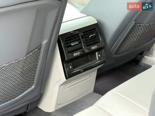 Синій Фольксваген Туарег, об'ємом двигуна 2.97 л та пробігом 145 тис. км за 54800 $, фото 39 на Automoto.ua