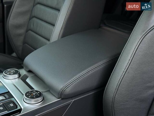 Синий Фольксваген Туарег, объемом двигателя 3 л и пробегом 51 тыс. км за 59999 $, фото 59 на Automoto.ua