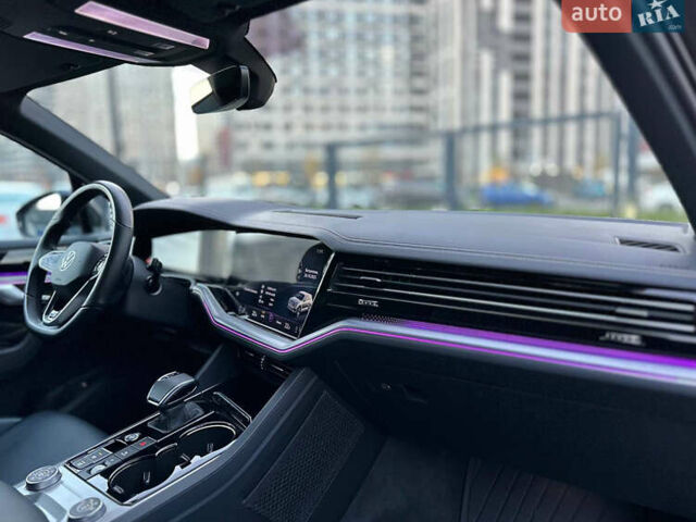 Синий Фольксваген Туарег, объемом двигателя 3 л и пробегом 74 тыс. км за 68700 $, фото 52 на Automoto.ua