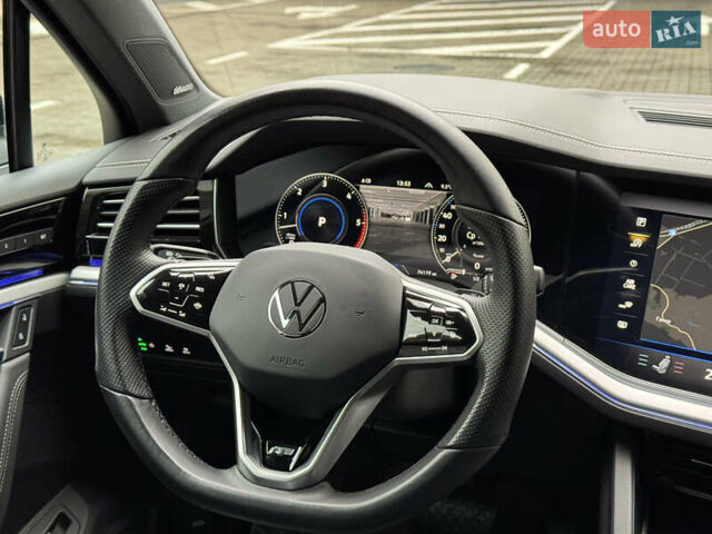 Синий Фольксваген Туарег, объемом двигателя 3 л и пробегом 74 тыс. км за 62700 $, фото 39 на Automoto.ua