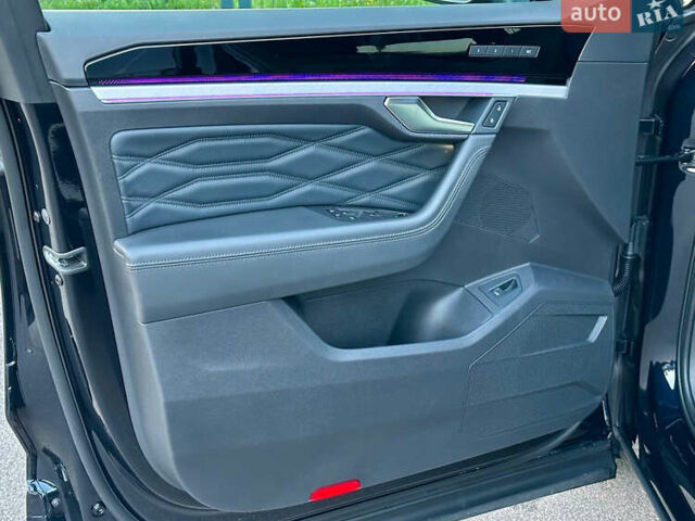 Синий Фольксваген Туарег, объемом двигателя 3 л и пробегом 74 тыс. км за 68700 $, фото 23 на Automoto.ua