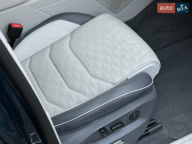 Синій Фольксваген Туарег, об'ємом двигуна 2.97 л та пробігом 145 тис. км за 54800 $, фото 29 на Automoto.ua