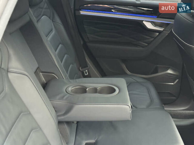 Синий Фольксваген Туарег, объемом двигателя 3 л и пробегом 74 тыс. км за 62700 $, фото 28 на Automoto.ua