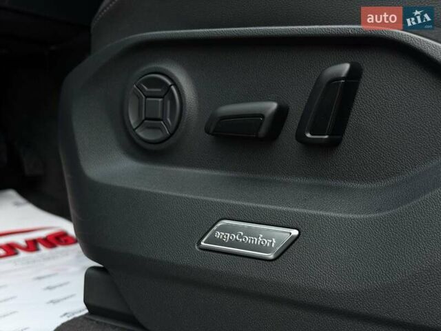 Синий Фольксваген Туарег, объемом двигателя 3 л и пробегом 51 тыс. км за 59999 $, фото 43 на Automoto.ua