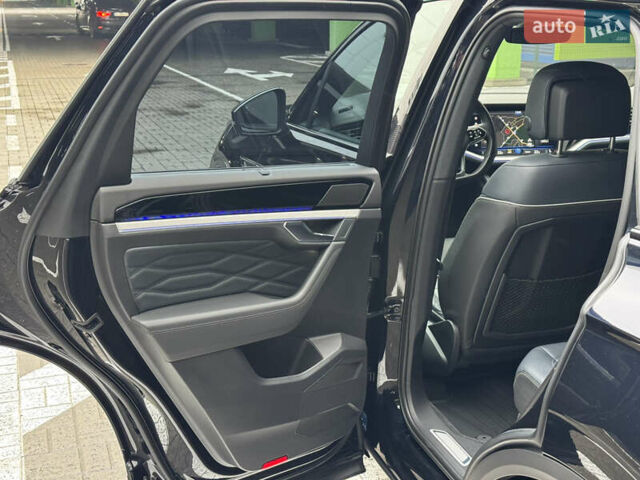 Синий Фольксваген Туарег, объемом двигателя 3 л и пробегом 74 тыс. км за 62700 $, фото 22 на Automoto.ua