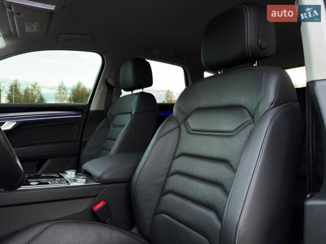 Синий Фольксваген Туарег, объемом двигателя 3 л и пробегом 51 тыс. км за 59999 $, фото 38 на Automoto.ua