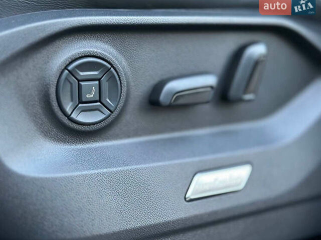 Синий Фольксваген Туарег, объемом двигателя 3 л и пробегом 74 тыс. км за 68700 $, фото 27 на Automoto.ua