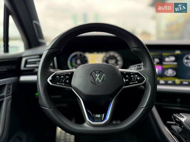 Синий Фольксваген Туарег, объемом двигателя 3 л и пробегом 83 тыс. км за 60900 $, фото 23 на Automoto.ua