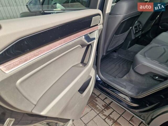 Синий Фольксваген Туарег, объемом двигателя 2.97 л и пробегом 69 тыс. км за 54900 $, фото 19 на Automoto.ua