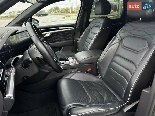 Синий Фольксваген Туарег, объемом двигателя 2.97 л и пробегом 170 тыс. км за 49999 $, фото 24 на Automoto.ua