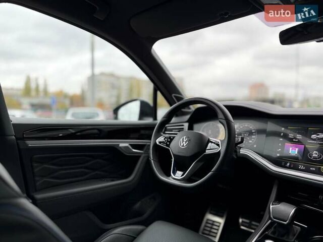 Синий Фольксваген Туарег, объемом двигателя 3 л и пробегом 83 тыс. км за 60900 $, фото 25 на Automoto.ua