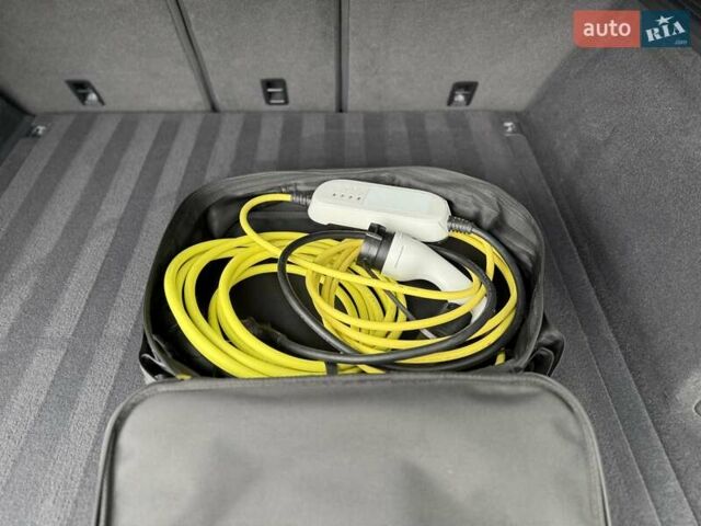 Синий Фольксваген Туарег, объемом двигателя 3 л и пробегом 83 тыс. км за 60900 $, фото 30 на Automoto.ua