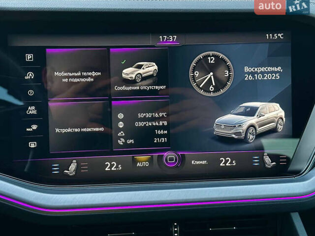 Синий Фольксваген Туарег, объемом двигателя 3 л и пробегом 74 тыс. км за 68700 $, фото 37 на Automoto.ua