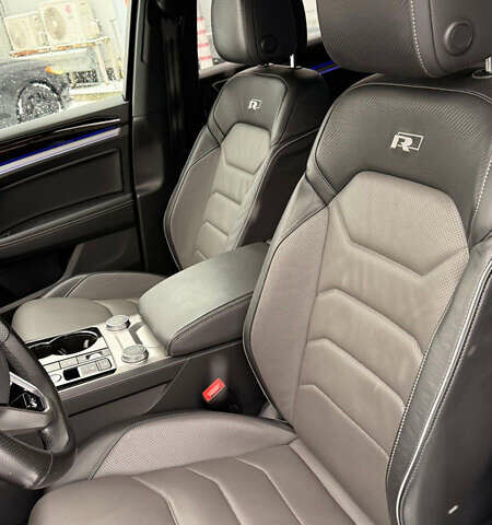 Синий Фольксваген Туарег, объемом двигателя 2.97 л и пробегом 163 тыс. км за 55000 $, фото 16 на Automoto.ua