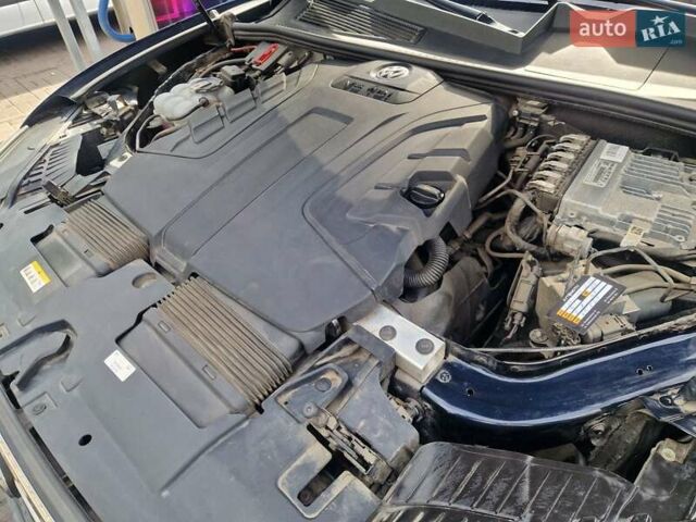 Синий Фольксваген Туарег, объемом двигателя 2.97 л и пробегом 69 тыс. км за 54900 $, фото 12 на Automoto.ua