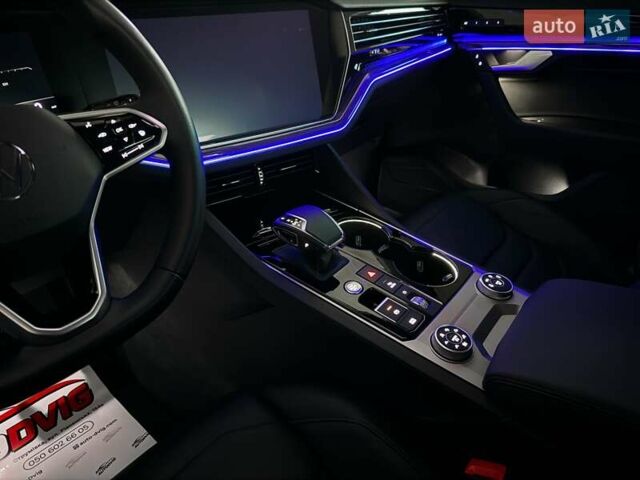 Синий Фольксваген Туарег, объемом двигателя 3 л и пробегом 51 тыс. км за 59999 $, фото 111 на Automoto.ua