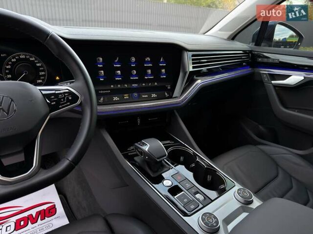 Синий Фольксваген Туарег, объемом двигателя 3 л и пробегом 51 тыс. км за 59999 $, фото 53 на Automoto.ua