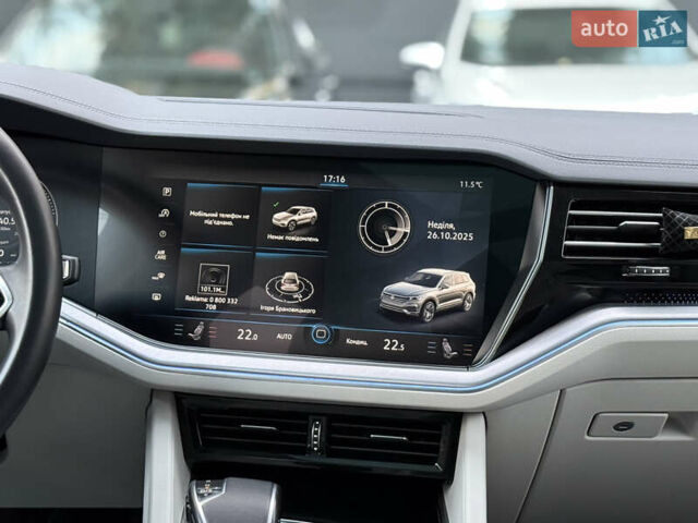 Синій Фольксваген Туарег, об'ємом двигуна 2.97 л та пробігом 145 тис. км за 54800 $, фото 35 на Automoto.ua