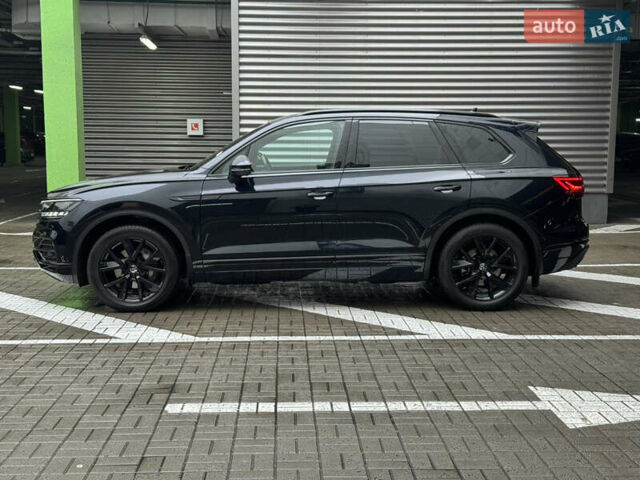 Синий Фольксваген Туарег, объемом двигателя 3 л и пробегом 74 тыс. км за 62700 $, фото 1 на Automoto.ua