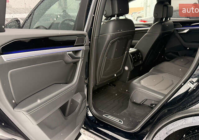 Синий Фольксваген Туарег, объемом двигателя 2.97 л и пробегом 163 тыс. км за 55000 $, фото 33 на Automoto.ua