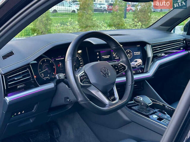 Синий Фольксваген Туарег, объемом двигателя 3 л и пробегом 74 тыс. км за 68700 $, фото 42 на Automoto.ua