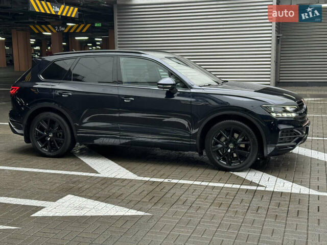 Синий Фольксваген Туарег, объемом двигателя 3 л и пробегом 74 тыс. км за 62700 $, фото 6 на Automoto.ua