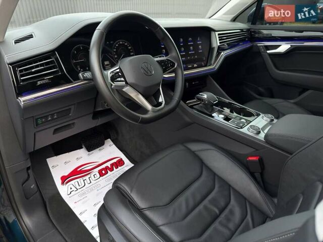 Синий Фольксваген Туарег, объемом двигателя 3 л и пробегом 51 тыс. км за 59999 $, фото 45 на Automoto.ua