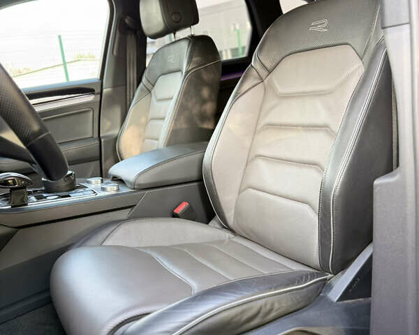 Синий Фольксваген Туарег, объемом двигателя 2.97 л и пробегом 46 тыс. км за 61900 $, фото 14 на Automoto.ua