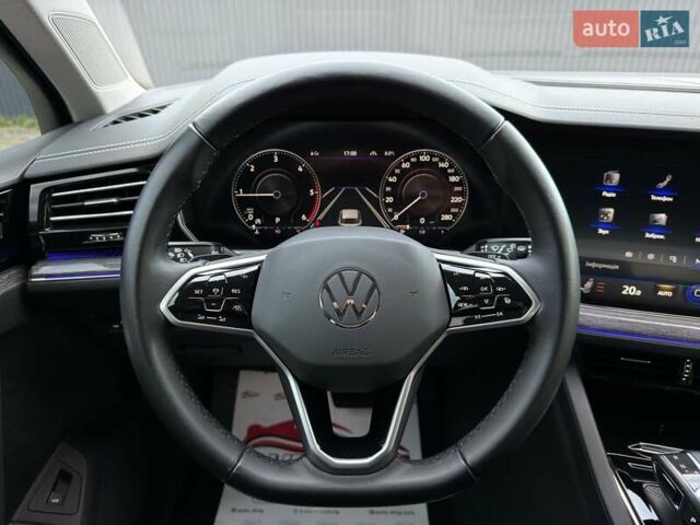 Синий Фольксваген Туарег, объемом двигателя 3 л и пробегом 51 тыс. км за 59999 $, фото 49 на Automoto.ua