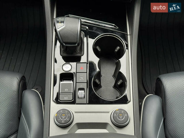 Синий Фольксваген Туарег, объемом двигателя 3 л и пробегом 74 тыс. км за 62700 $, фото 37 на Automoto.ua