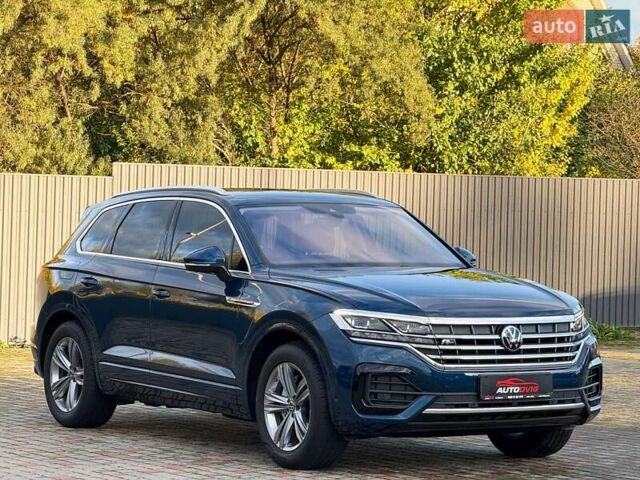 Синий Фольксваген Туарег, объемом двигателя 3 л и пробегом 51 тыс. км за 59999 $, фото 1 на Automoto.ua