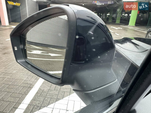 Синий Фольксваген Туарег, объемом двигателя 3 л и пробегом 74 тыс. км за 62700 $, фото 21 на Automoto.ua