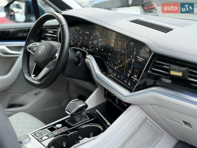 Синій Фольксваген Туарег, об'ємом двигуна 2.97 л та пробігом 145 тис. км за 54800 $, фото 27 на Automoto.ua