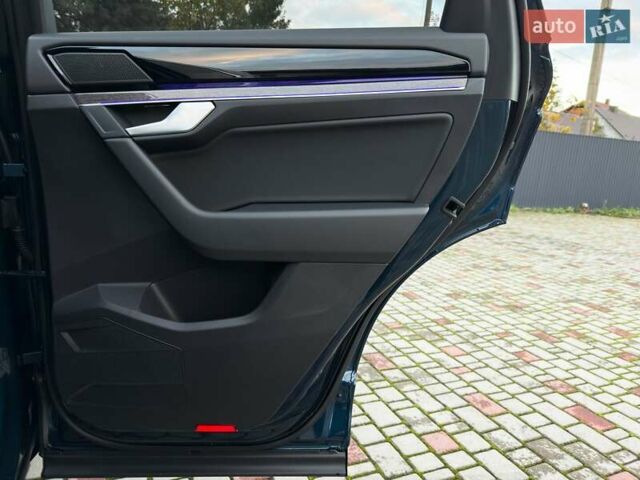 Синий Фольксваген Туарег, объемом двигателя 3 л и пробегом 51 тыс. км за 59999 $, фото 73 на Automoto.ua