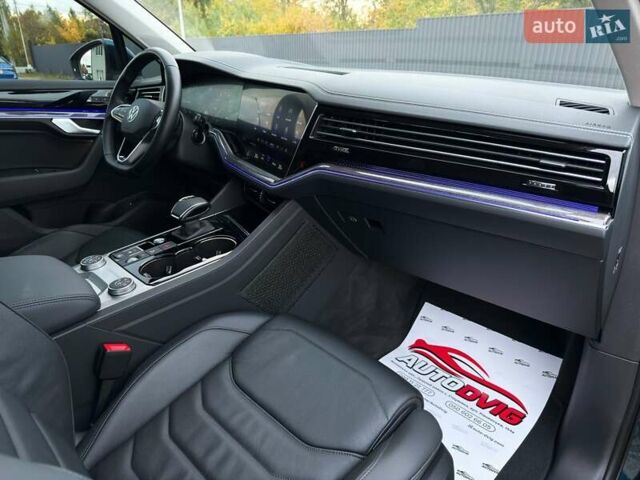 Синий Фольксваген Туарег, объемом двигателя 3 л и пробегом 51 тыс. км за 59999 $, фото 88 на Automoto.ua