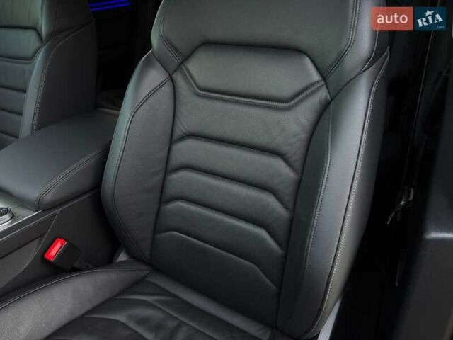 Синий Фольксваген Туарег, объемом двигателя 3 л и пробегом 51 тыс. км за 59999 $, фото 40 на Automoto.ua