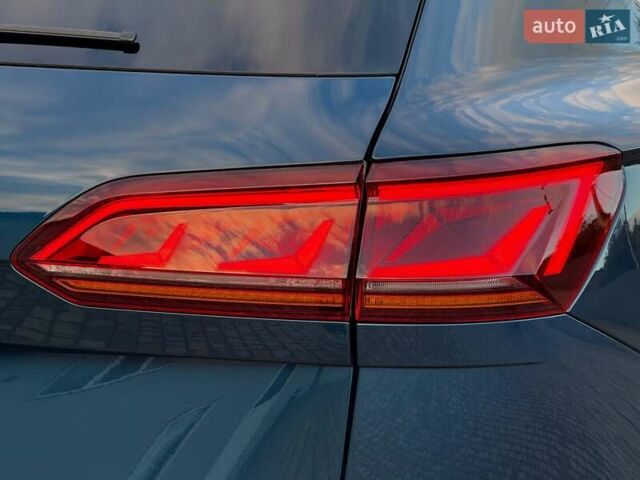 Синий Фольксваген Туарег, объемом двигателя 3 л и пробегом 51 тыс. км за 59999 $, фото 25 на Automoto.ua