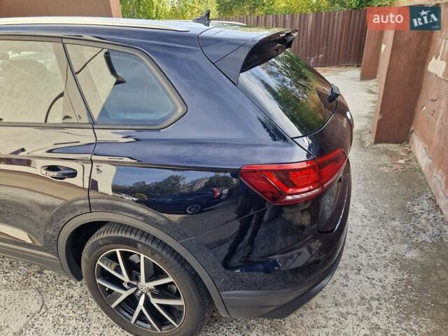 Синий Фольксваген Туарег, объемом двигателя 2.97 л и пробегом 69 тыс. км за 54900 $, фото 4 на Automoto.ua