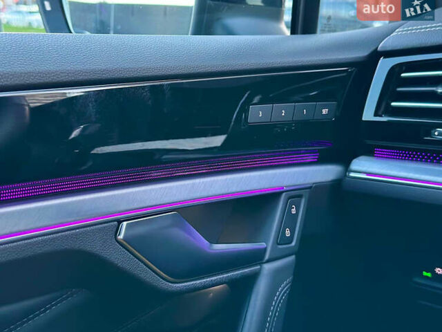 Синий Фольксваген Туарег, объемом двигателя 3 л и пробегом 74 тыс. км за 68700 $, фото 31 на Automoto.ua