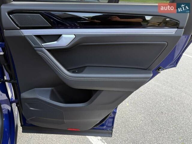 Синий Фольксваген Туарег, объемом двигателя 3 л и пробегом 79 тыс. км за 62500 $, фото 40 на Automoto.ua