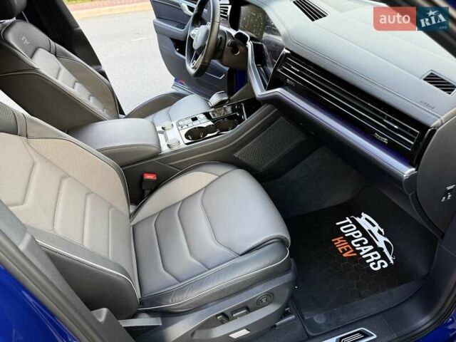 Синий Фольксваген Туарег, объемом двигателя 3 л и пробегом 79 тыс. км за 62500 $, фото 51 на Automoto.ua