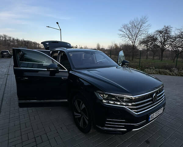 Синий Фольксваген Туарег, объемом двигателя 2.97 л и пробегом 49 тыс. км за 65999 $, фото 15 на Automoto.ua