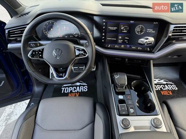 Синий Фольксваген Туарег, объемом двигателя 3 л и пробегом 79 тыс. км за 62500 $, фото 64 на Automoto.ua