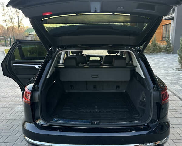 Синий Фольксваген Туарег, объемом двигателя 2.97 л и пробегом 49 тыс. км за 65999 $, фото 20 на Automoto.ua