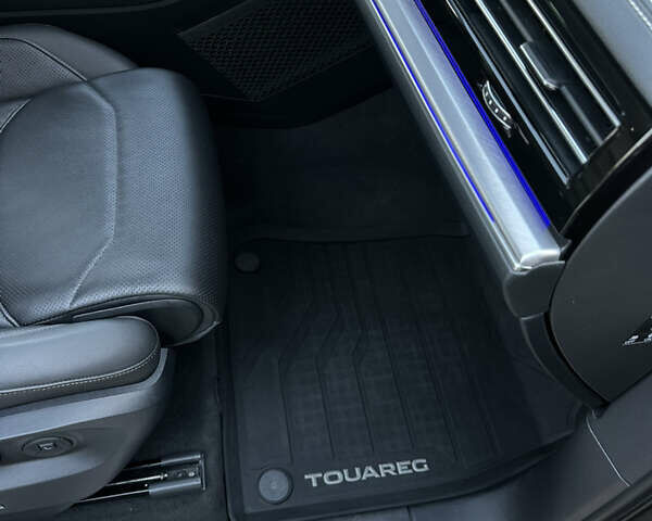 Синий Фольксваген Туарег, объемом двигателя 2.97 л и пробегом 49 тыс. км за 65999 $, фото 29 на Automoto.ua