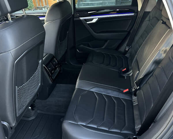 Синий Фольксваген Туарег, объемом двигателя 2.97 л и пробегом 49 тыс. км за 65999 $, фото 19 на Automoto.ua