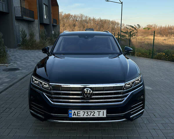 Синий Фольксваген Туарег, объемом двигателя 2.97 л и пробегом 49 тыс. км за 65999 $, фото 1 на Automoto.ua